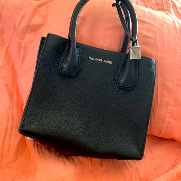 Michael Kors - Picture 1 of 8